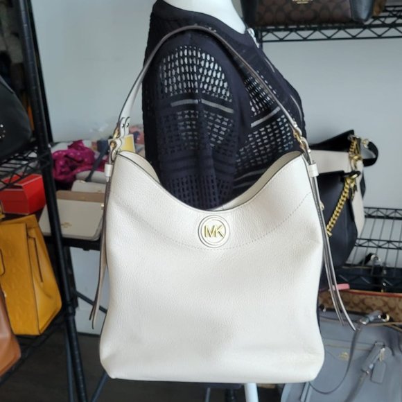 MICHAEL Michael Kors Handbags - *TOOK 53% OFF RETAIL PRICE - FINAL PRICE $139*